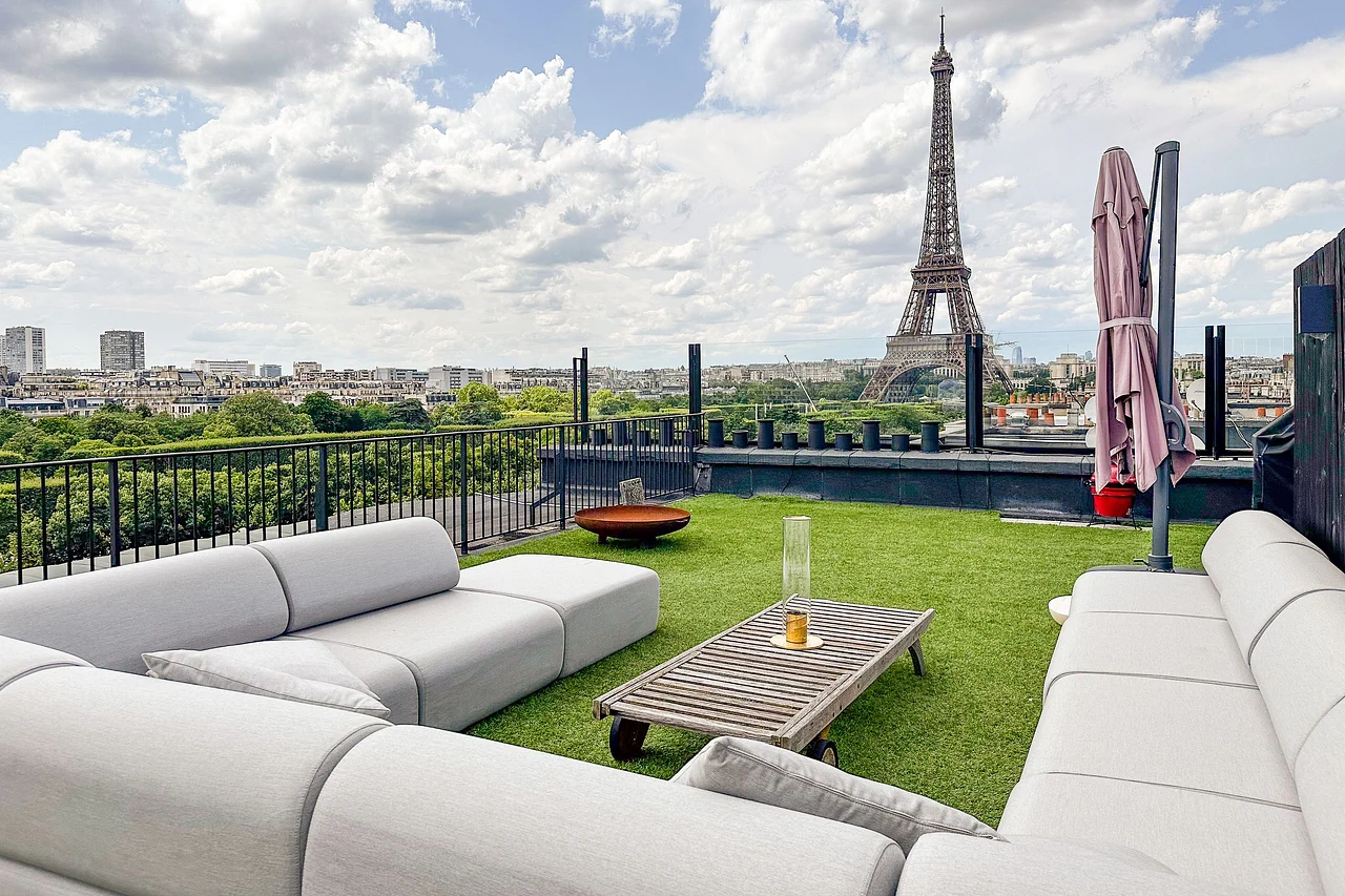 Prestige Penthouse Eiffel Tower View – Paris 2024