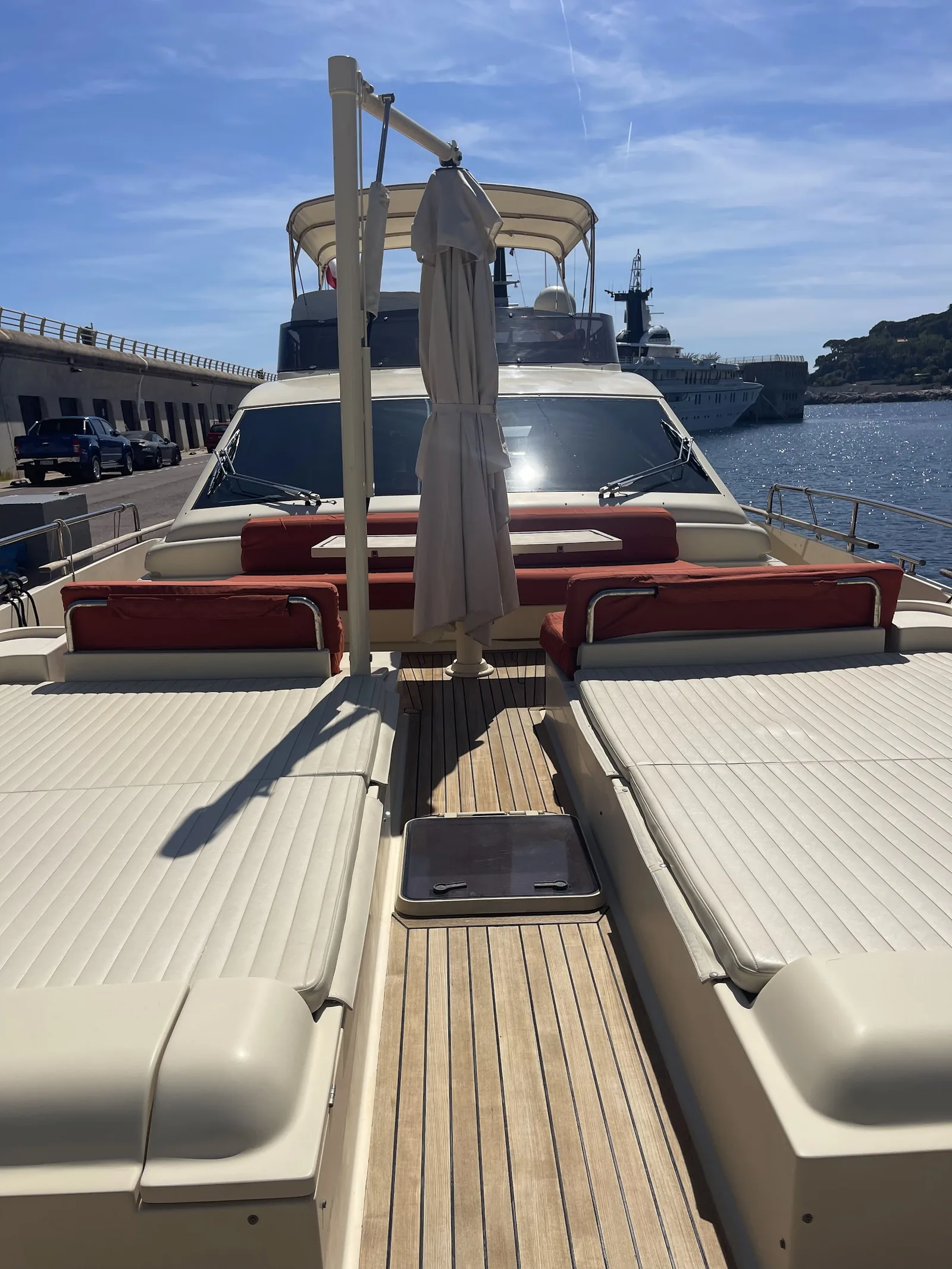 FERRETTI 690 ALTURA – Yacht 21.34 m – Image n°1