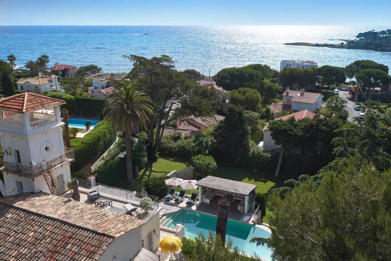 Villa Fiona – 400 m² – Cap d'Antibes – Image n°1
