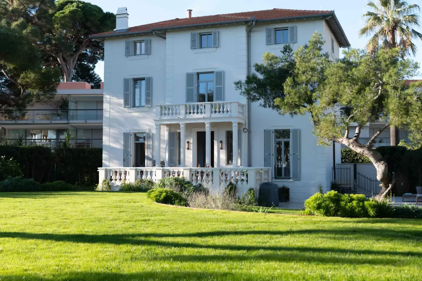 Villa Heidi – 350 m² – Cap d'Antibes – Image n°1