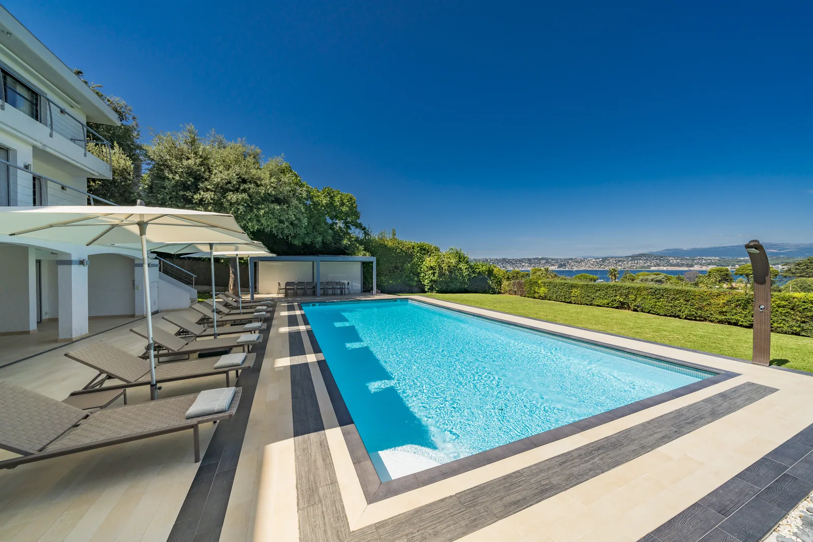 Villa Joli – 350 m² – Cap d'Antibes – Image n°1