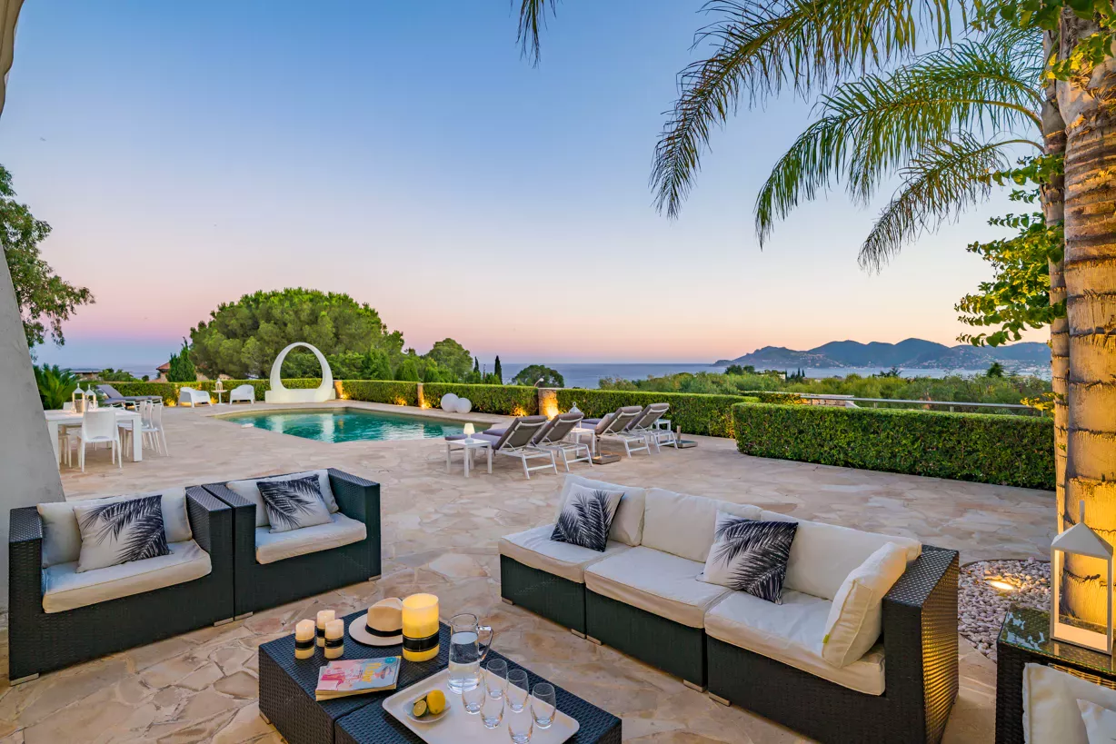 Villa Lise – Elegant Sea View Villa in Cannes – 300 m² – Cannes – Image n°1