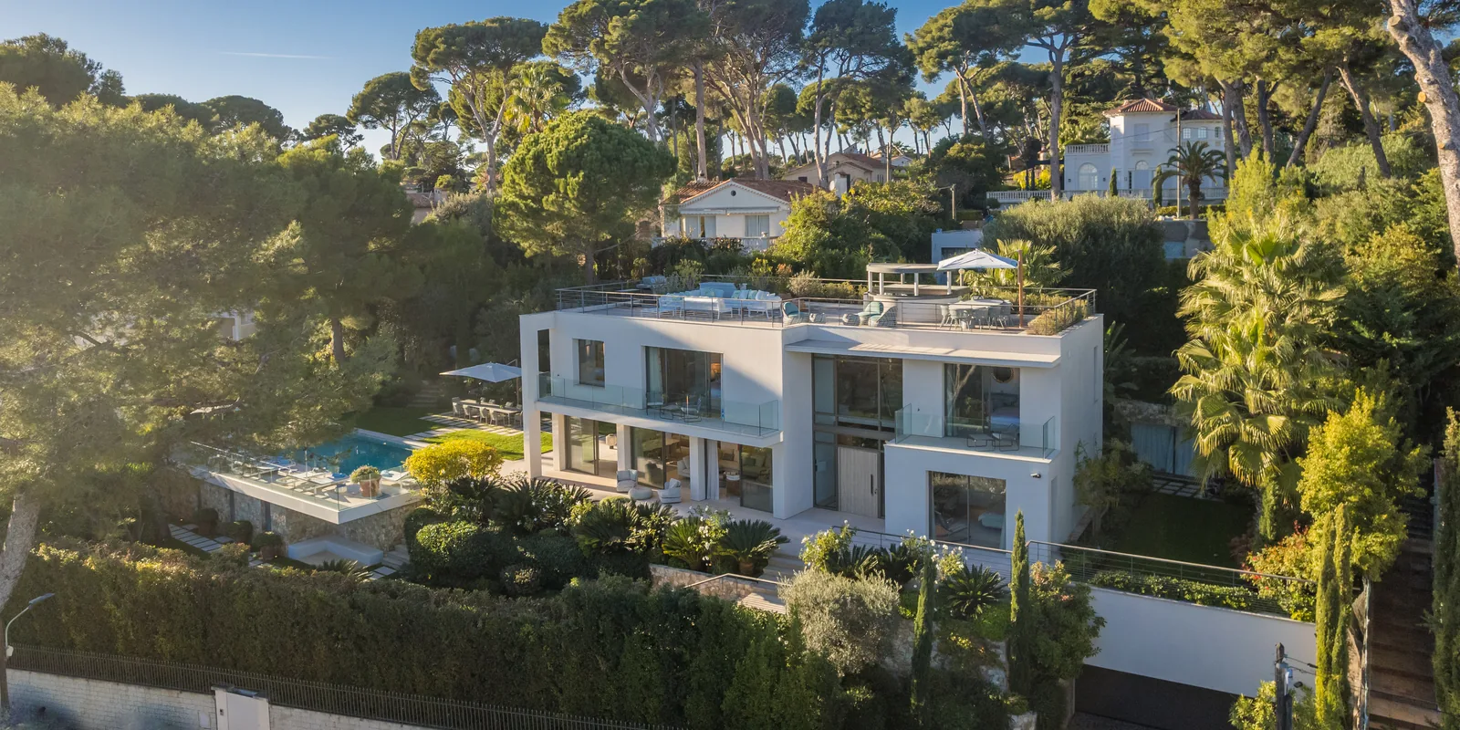 Villa Lola – 350 m² – Cap d'Antibes – Image n°1